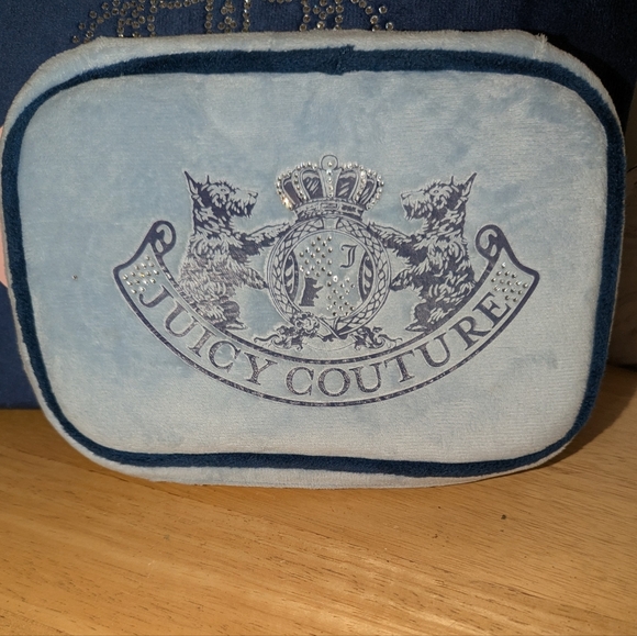 Juicy Couture Blue Velvet Cosmetic Bag Set - Picture 6 of 8